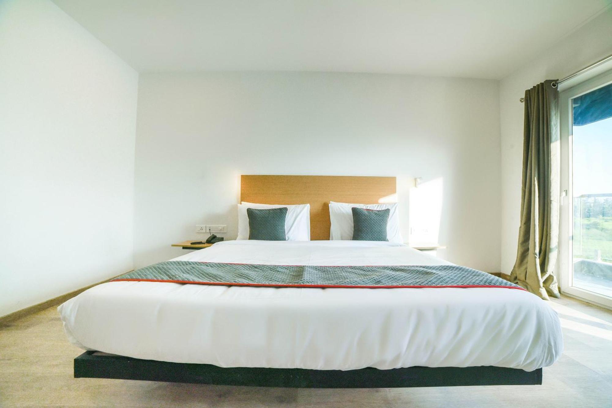 Townhouse 211 Laguna Ecr Near Juhu Beach Ченай Екстериор снимка