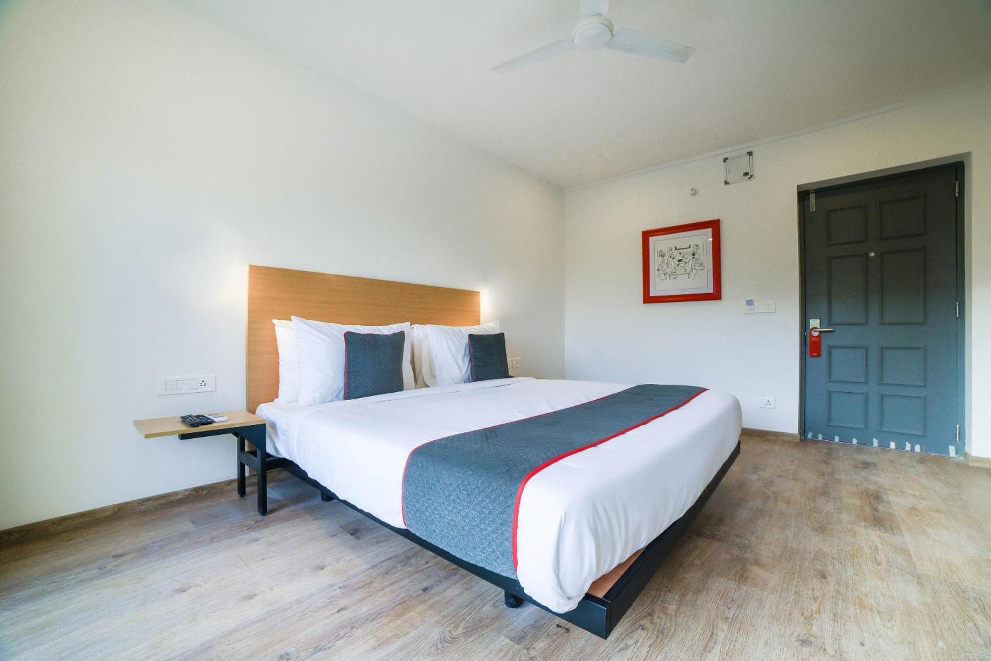 Townhouse 211 Laguna Ecr Near Juhu Beach Ченай Екстериор снимка