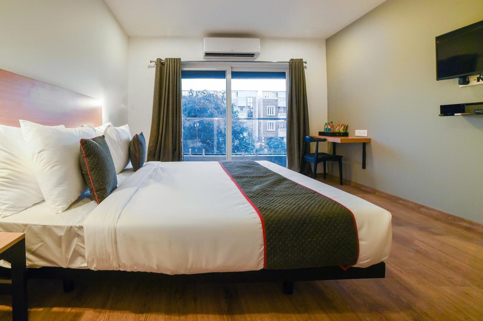 Townhouse 211 Laguna Ecr Near Juhu Beach Ченай Екстериор снимка